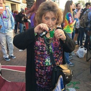 Meet your Posher, Laura